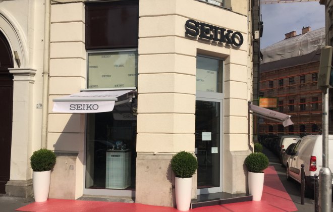 Voros-szonyeg-berles-bolt-megynito